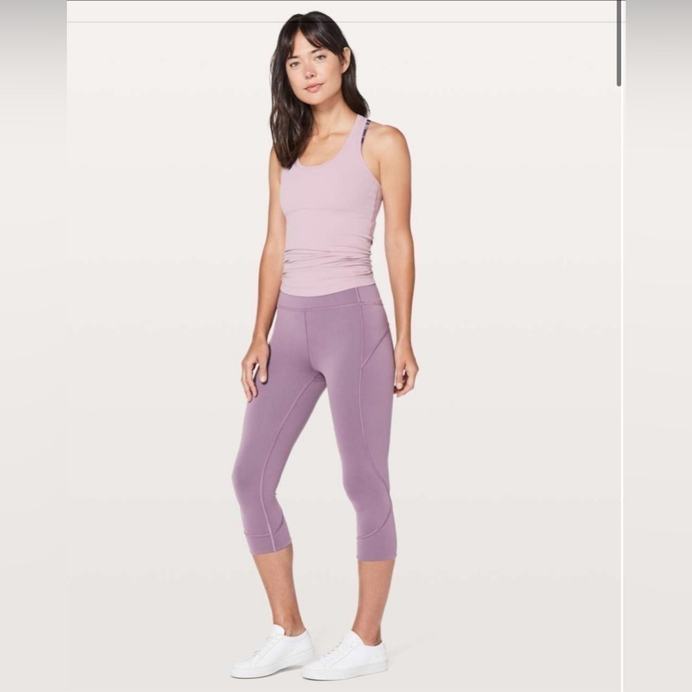 Lululemon In Movement Crop *Everlux 19"
Smoked Mulberry Size 6